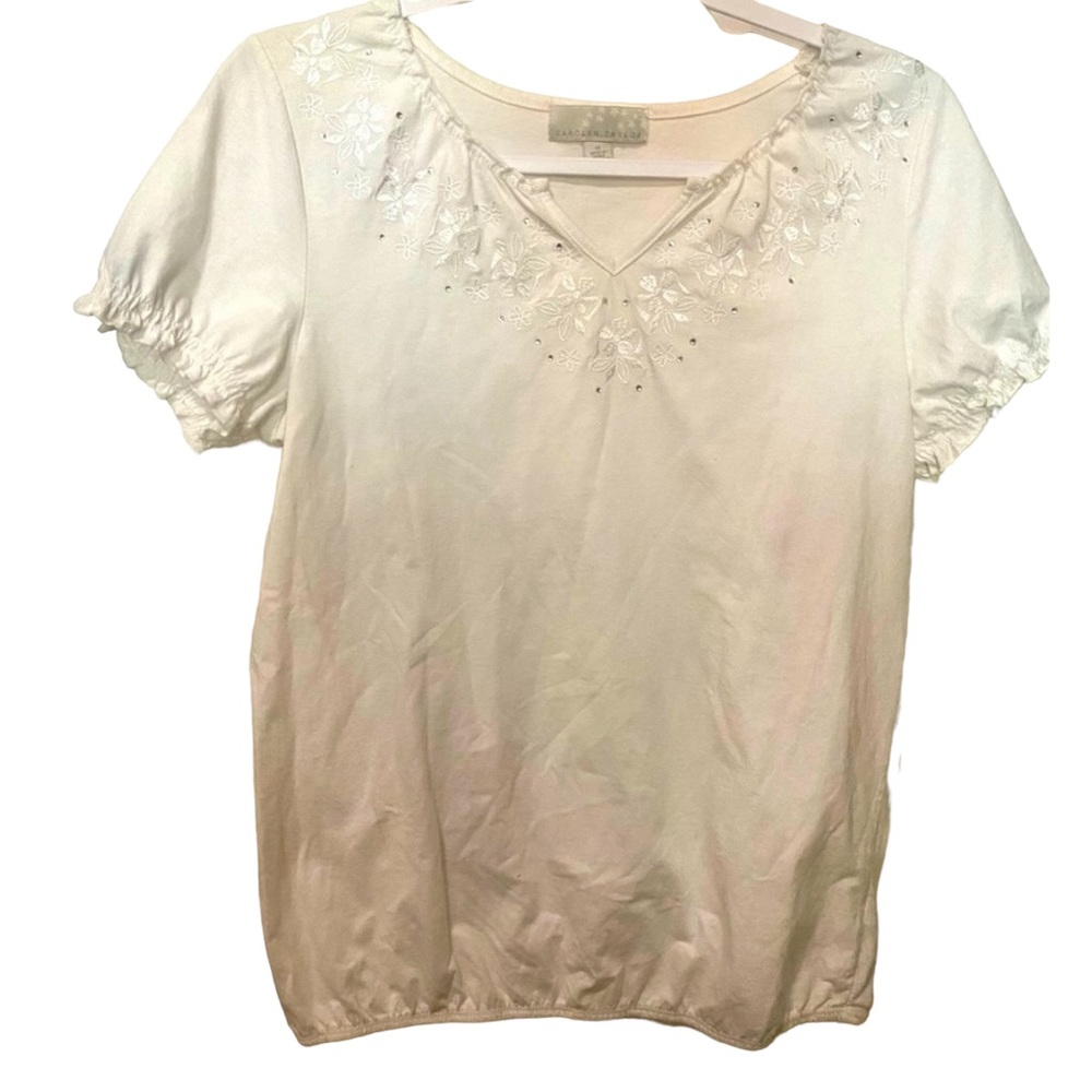 🆕 Carolyn Taylor White Embroidered Top